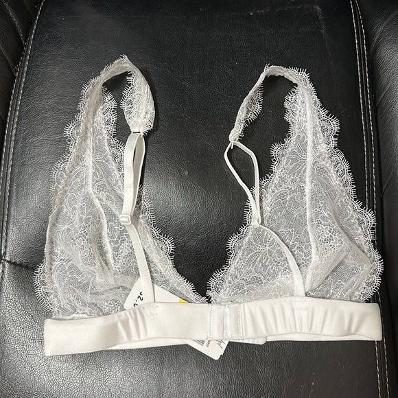 Jezebel Pandora Lace Bralette JZ18042 - Medium Beautiful Lace Bra w/ Adj Straps! - Picture 4 of 7